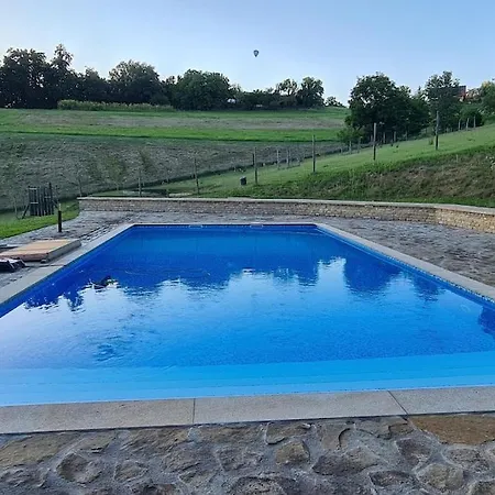 Einzigartiger Vierkanthof Lejlighed *