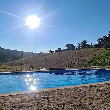 Einzigartiger Vierkanthof لويبرسدورف باي فرس