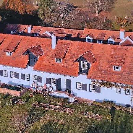 Einzigartiger Vierkanthof *