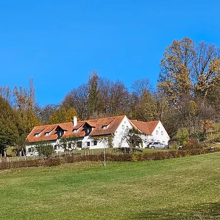 Einzigartiger Vierkanthof لويبرسدورف باي فرس