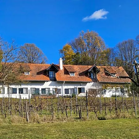 Einzigartiger Vierkanthof شقة